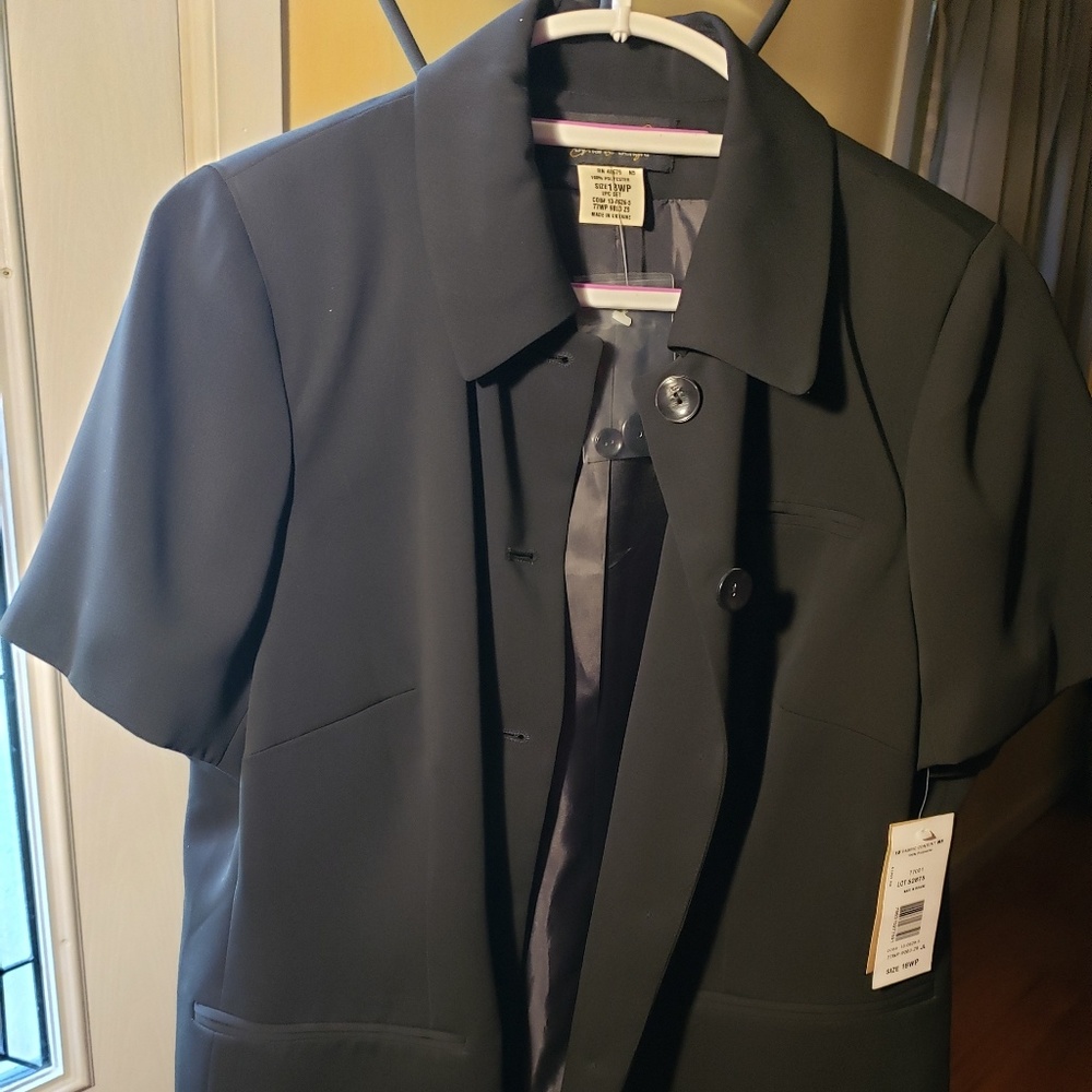 NWT**Short Sleeve Blazer